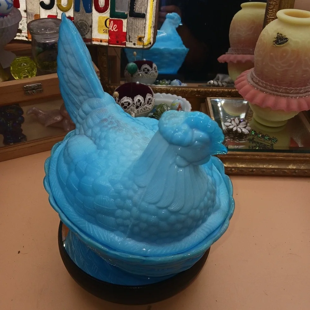 Vintage VALLERYSTHAL Blue Slag Glass Hen On Nest Covered Dish 8.5